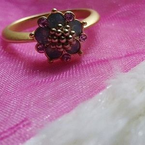 Beautiful Flower 14K Gold Plated and Swarovski Ring - Size 7